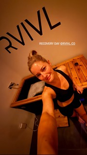 Justine Ezarik feet photo thumbnail
