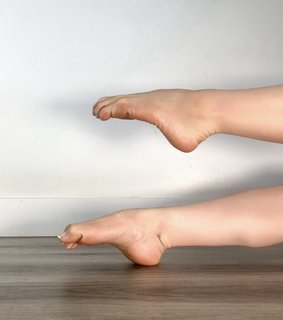 Kay Hansen feet photo thumbnail