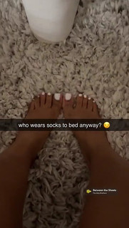 Queen Naija feet photo thumbnail