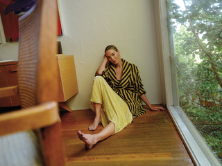 Michelle Monaghan feet photo thumbnail