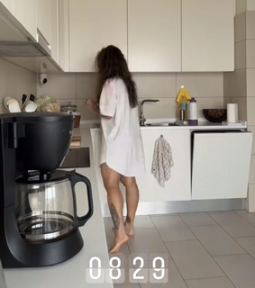 Kelly Key feet photo thumbnail
