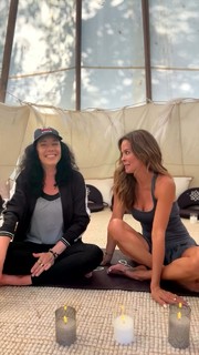 Brooke Burke feet photo thumbnail