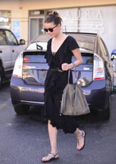 Amber Heard feet photo thumbnail