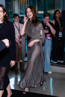 Emma Stone feet photo thumbnail