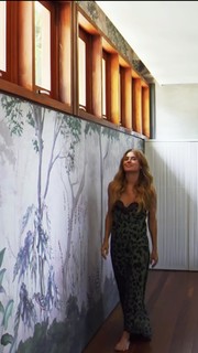 Carolina Dieckmann feet photo thumbnail
