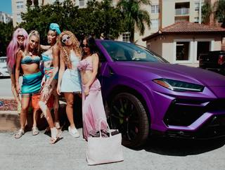 Lele Pons feet photo thumbnail