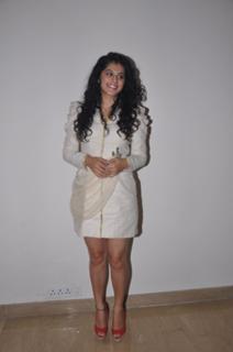 Taapsee Pannu feet photo thumbnail