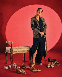 Kareena Kapoor feet photo thumbnail