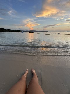 Chloe Bailey feet photo thumbnail