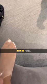 Queen Naija feet photo thumbnail