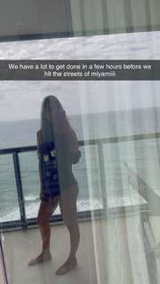 Jen Selter feet photo thumbnail