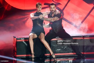 Federica Pellegrini feet photo thumbnail