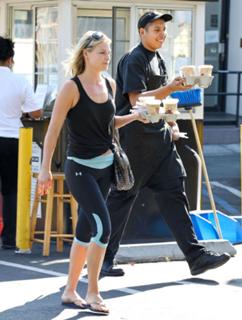 Ali Larter feet photo thumbnail