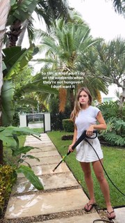 Vale Genta feet photo thumbnail