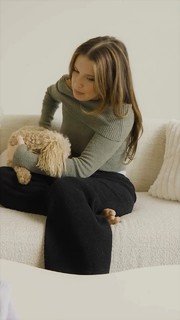 Millie Bobby Brown feet photo thumbnail