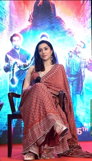 Shraddha Kapoor feet photo thumbnail