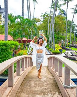 Shriya Saran feet photo thumbnail
