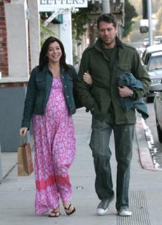 Alyson Hannigan feet photo thumbnail