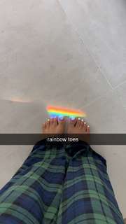 Queen Naija feet photo thumbnail