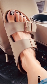 Paola Núñez feet photo 4