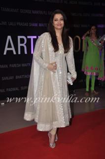 Aishwarya Rai Bachchan feet photo thumbnail