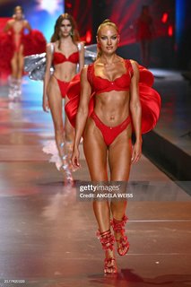 Candice Swanepoel feet photo thumbnail