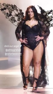Ashley Graham feet photo thumbnail