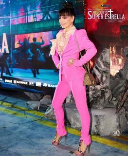Maribel Guardia feet photo thumbnail