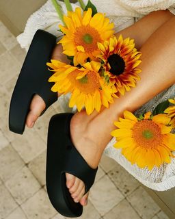 Jade Picon feet photo thumbnail