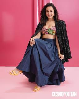 Shraddha Kapoor feet photo thumbnail