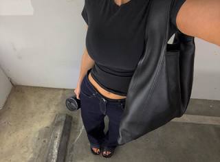 Kylie Jenner feet photo thumbnail