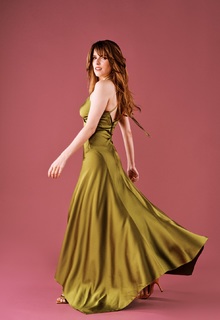 Anna Kendrick feet photo thumbnail