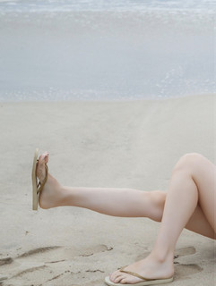 Ai Shinozaki feet photo thumbnail