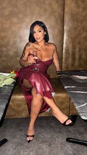 Queen Naija feet photo thumbnail