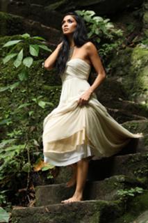 Nicole Scherzinger feet photo thumbnail