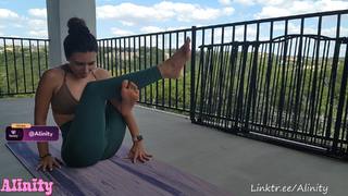 Natalia Mogollon feet photo thumbnail