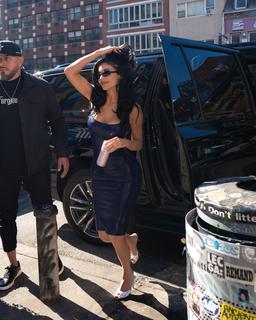 Kylie Jenner feet photo thumbnail