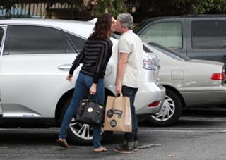 Emmy Rossum feet photo thumbnail