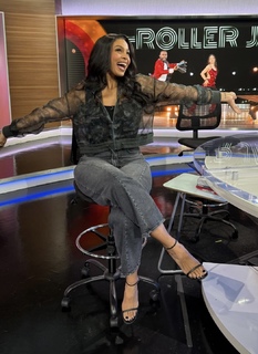 Jordin Sparks feet photo thumbnail