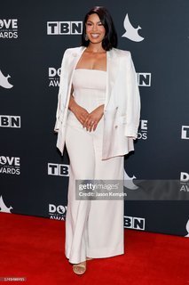 Jordin Sparks feet photo thumbnail