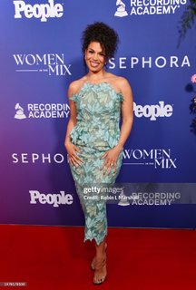 Jordin Sparks feet photo thumbnail