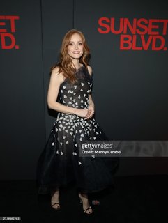 Jessica Chastain feet photo thumbnail