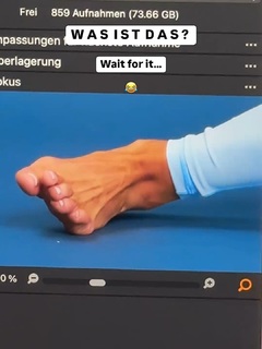 Lola Weippert feet photo thumbnail