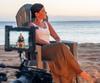 Megan Olivi feet photo thumbnail