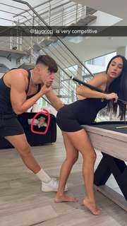 Scarlet Vas feet photo thumbnail