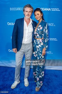 Emmanuelle Chriqui feet photo thumbnail