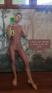 Carolina Dieckmann feet photo thumbnail