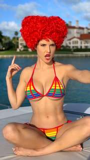 Amanda Cerny feet photo thumbnail