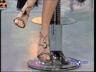 Caterina Balivo feet photo thumbnail