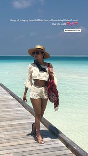 Malaika Arora feet photo thumbnail